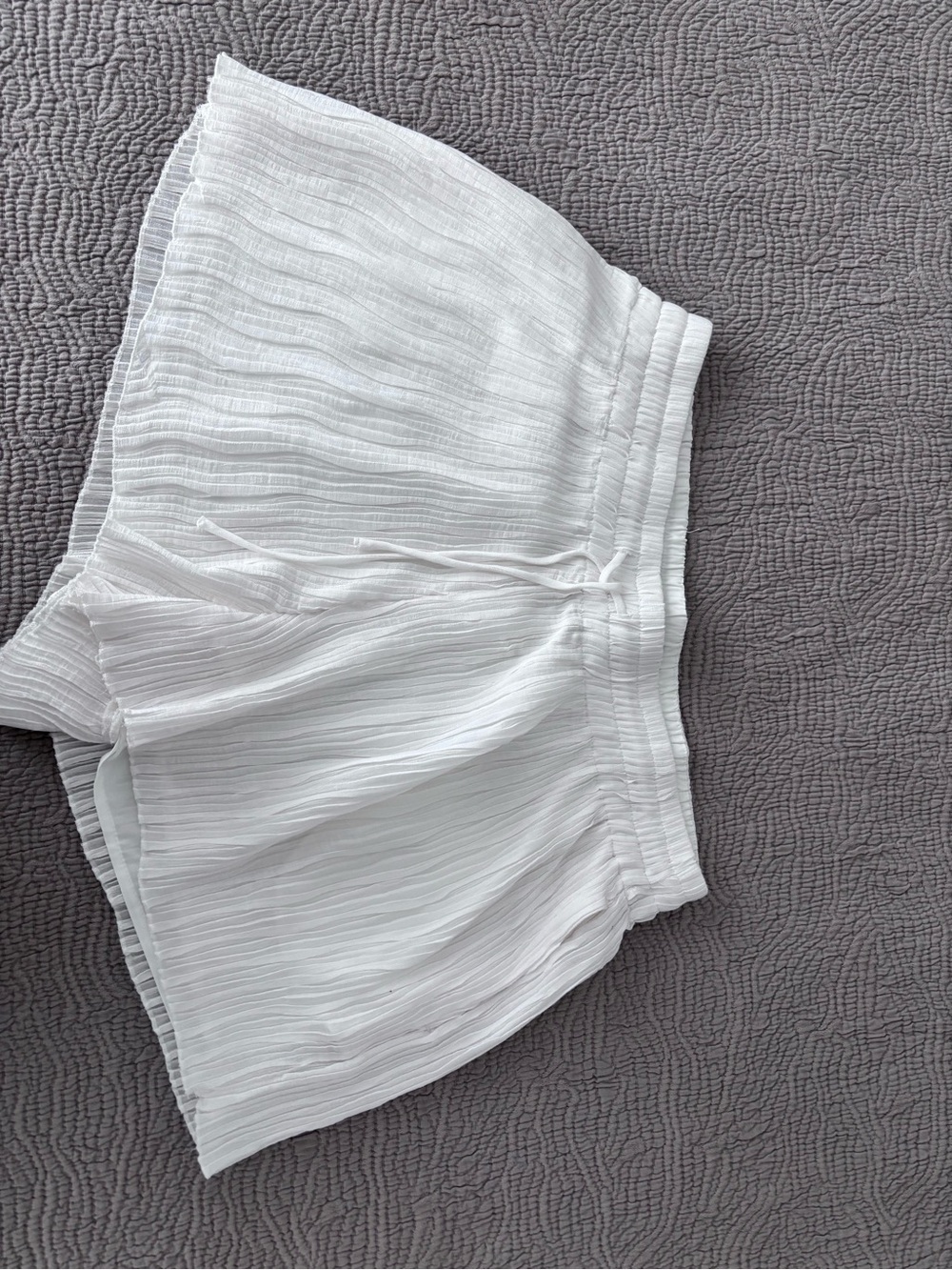 Dynamite White Textured Matching Set | Button-Up Shirt + Pull-On Shorts | Size L